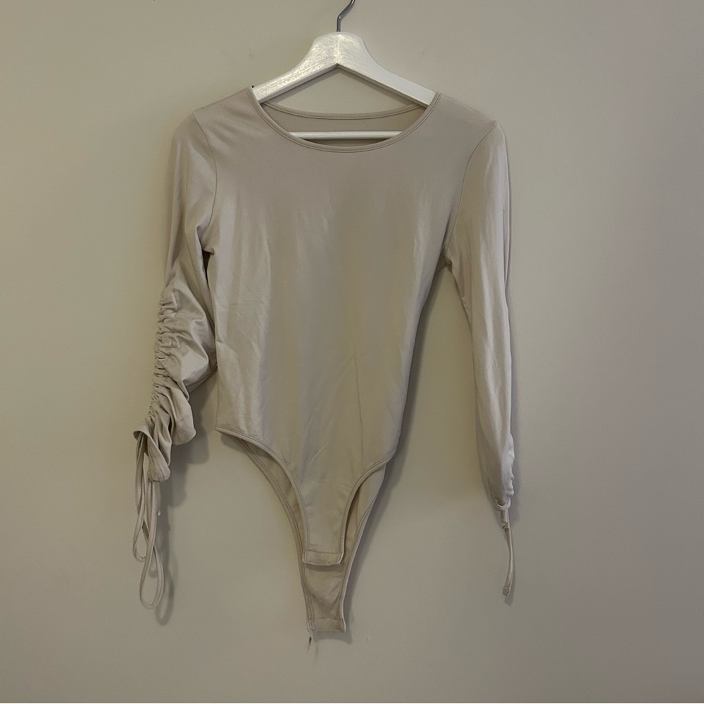 Shein Tops Soft Cream and White Fitted Neutral Stretchy Minimalist Basic Shirts - Picture 2 of 15